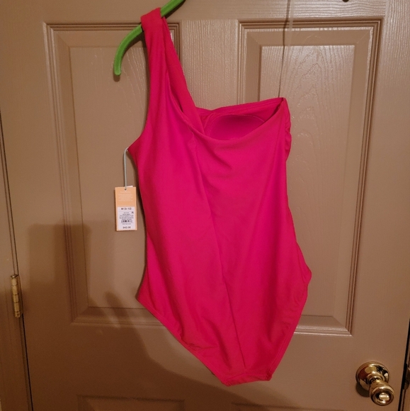 ONE SHOULDER RED SWIMSUIT. - Picture 2 of 2